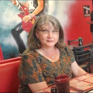 Meet your Posher, Debbie